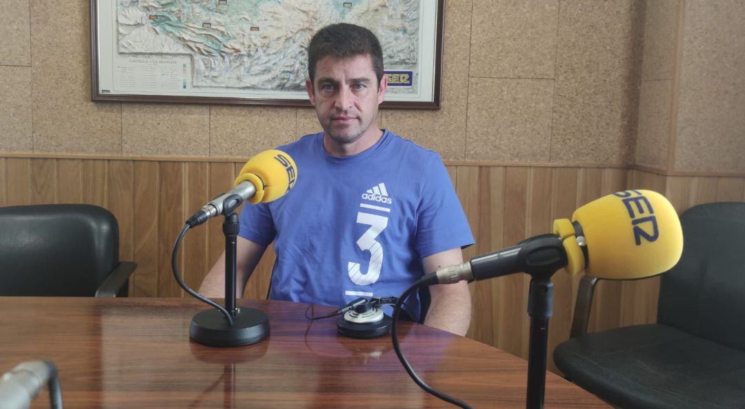 Manolo Martínez en los estudios de SER Cuenca