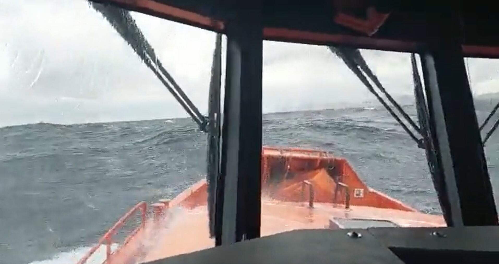 Salvamar Draco va en busca de la patera localizada a 35 millas de Cartagena