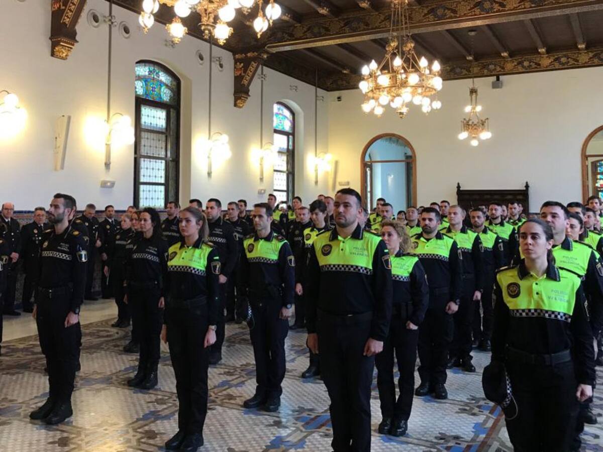La Policía Local de València ya tiene 52 nuevos agentes para mejorar la convivencia