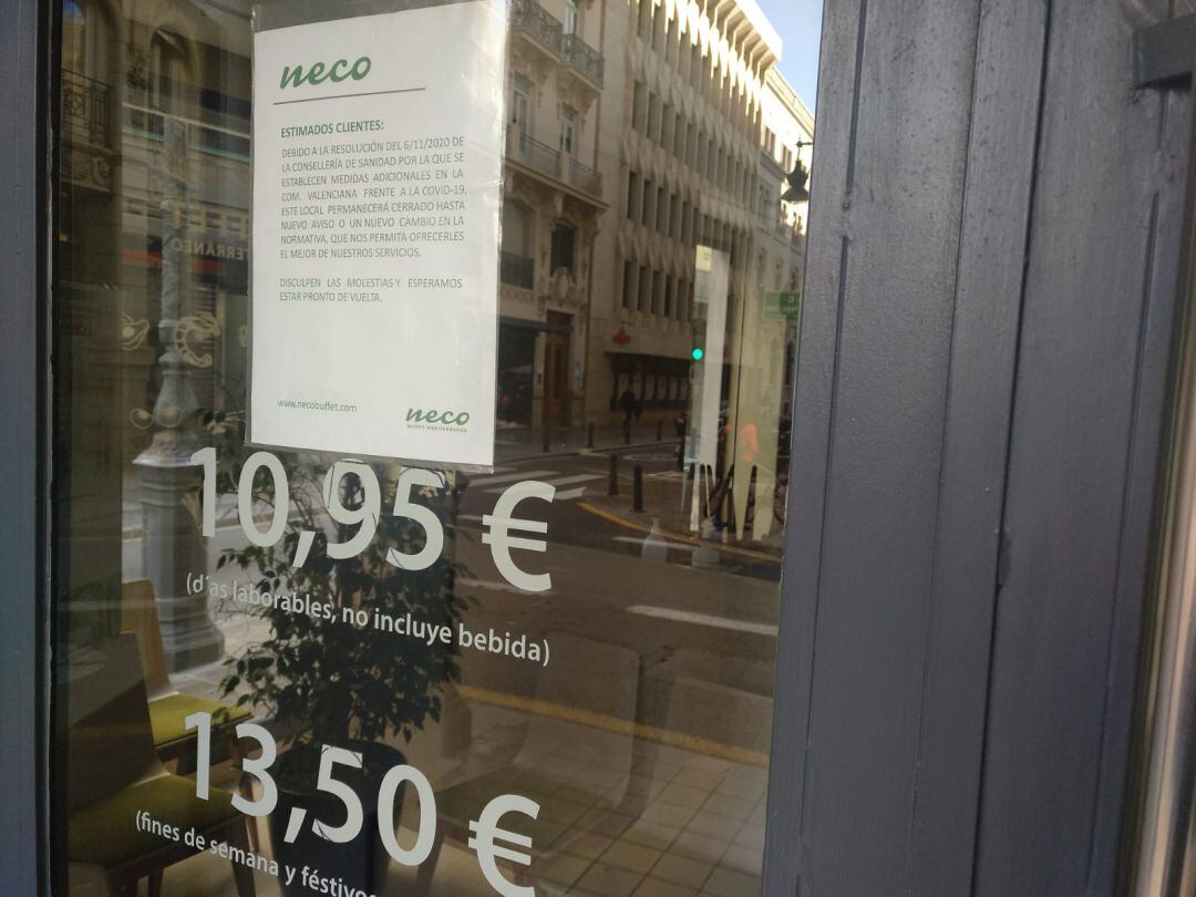 Uno de los establecimientos de &#039;buffet&#039; libre de la cadena Neco, en València, que ha tenido que cerrar por las restricciones de la Generalitat. 