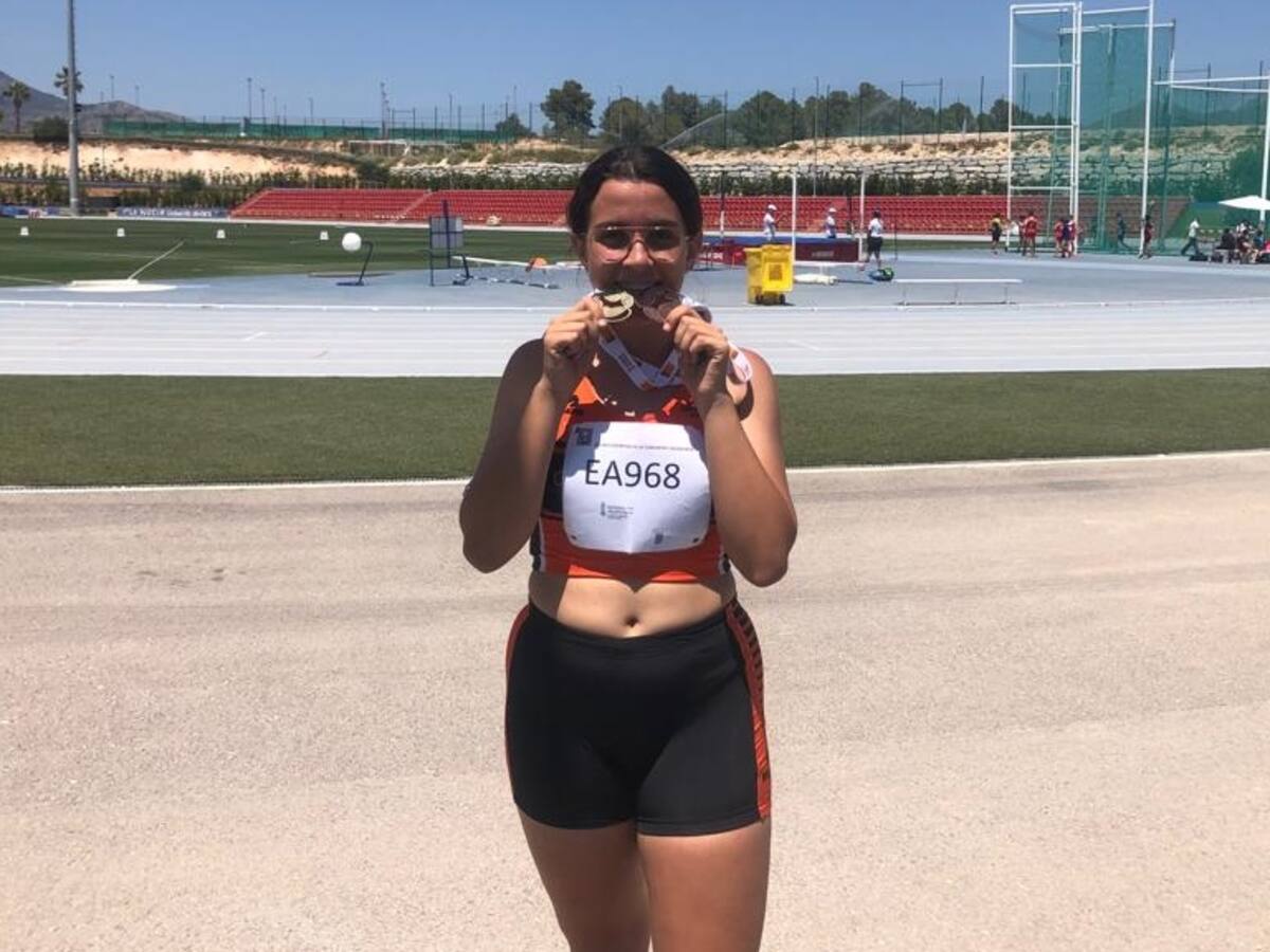 Anhara Busquier Ortega (Cableworld Novelda) cierra una temporada espectacular