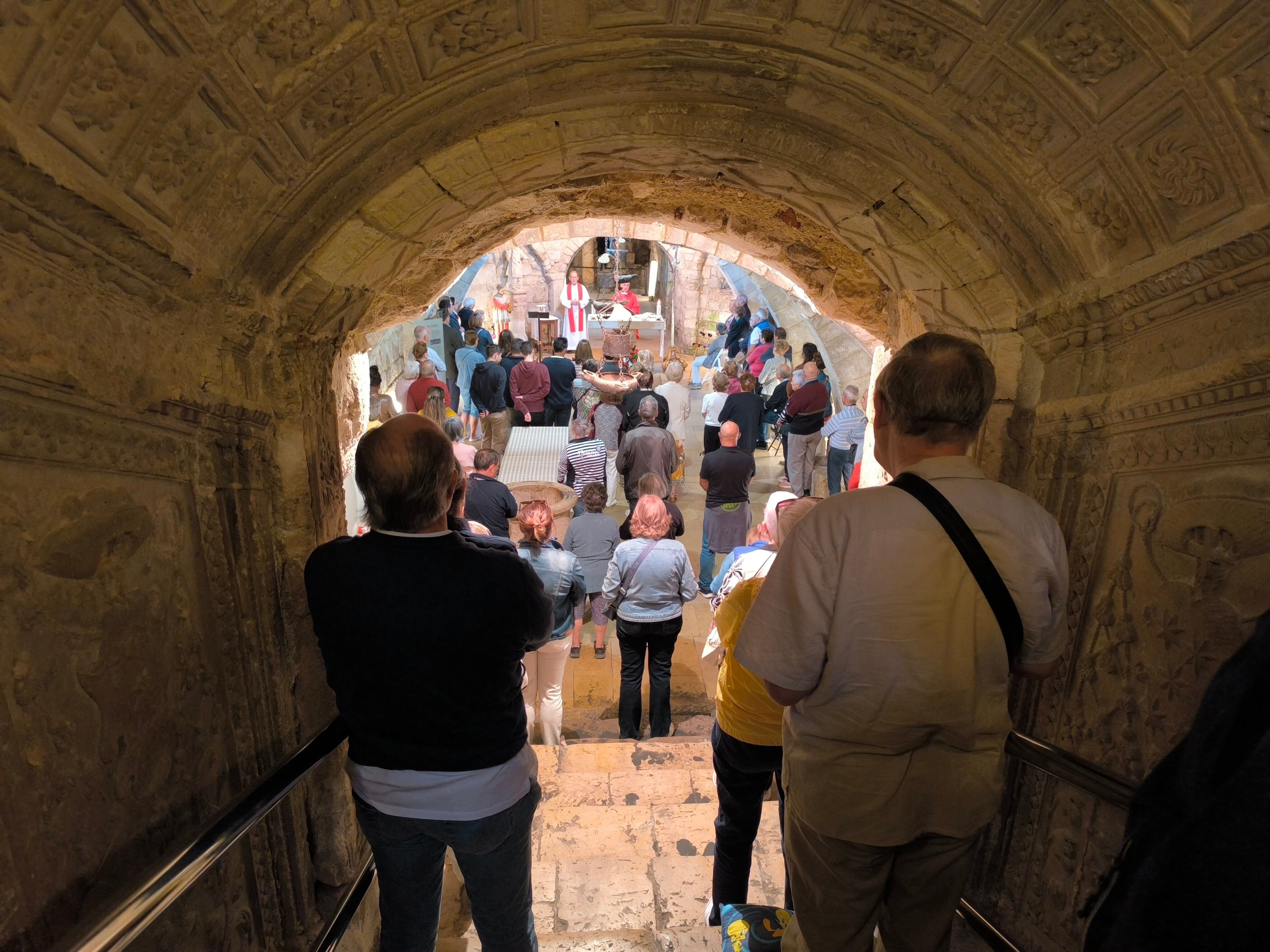 La Cripta de San Antolín se ha llenado nuevamente de palentinos