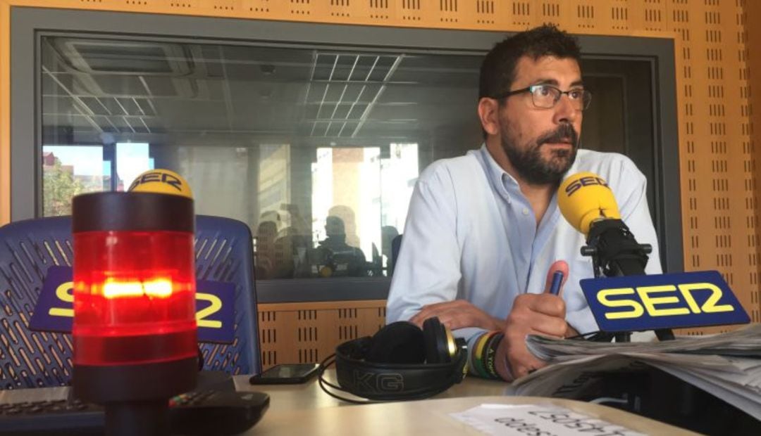El concejal de Participación, Juventud y Deporte, en los estudios de la SER