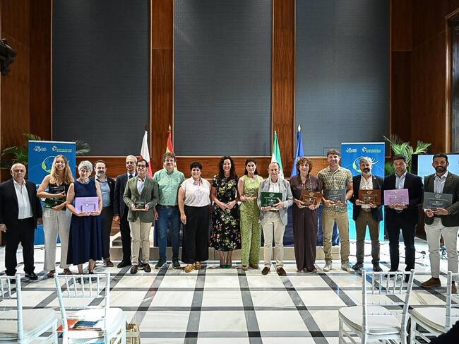 Foto de familia de los premiados
