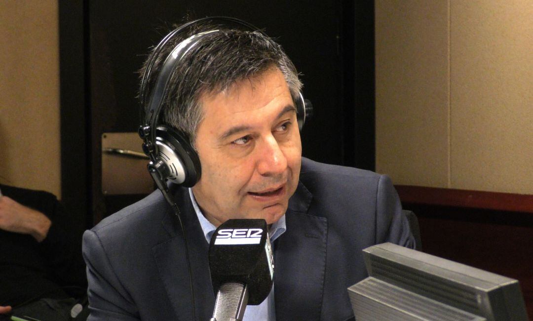 Josep Maria Bartomeu, en los estudios de Radio Barcelona