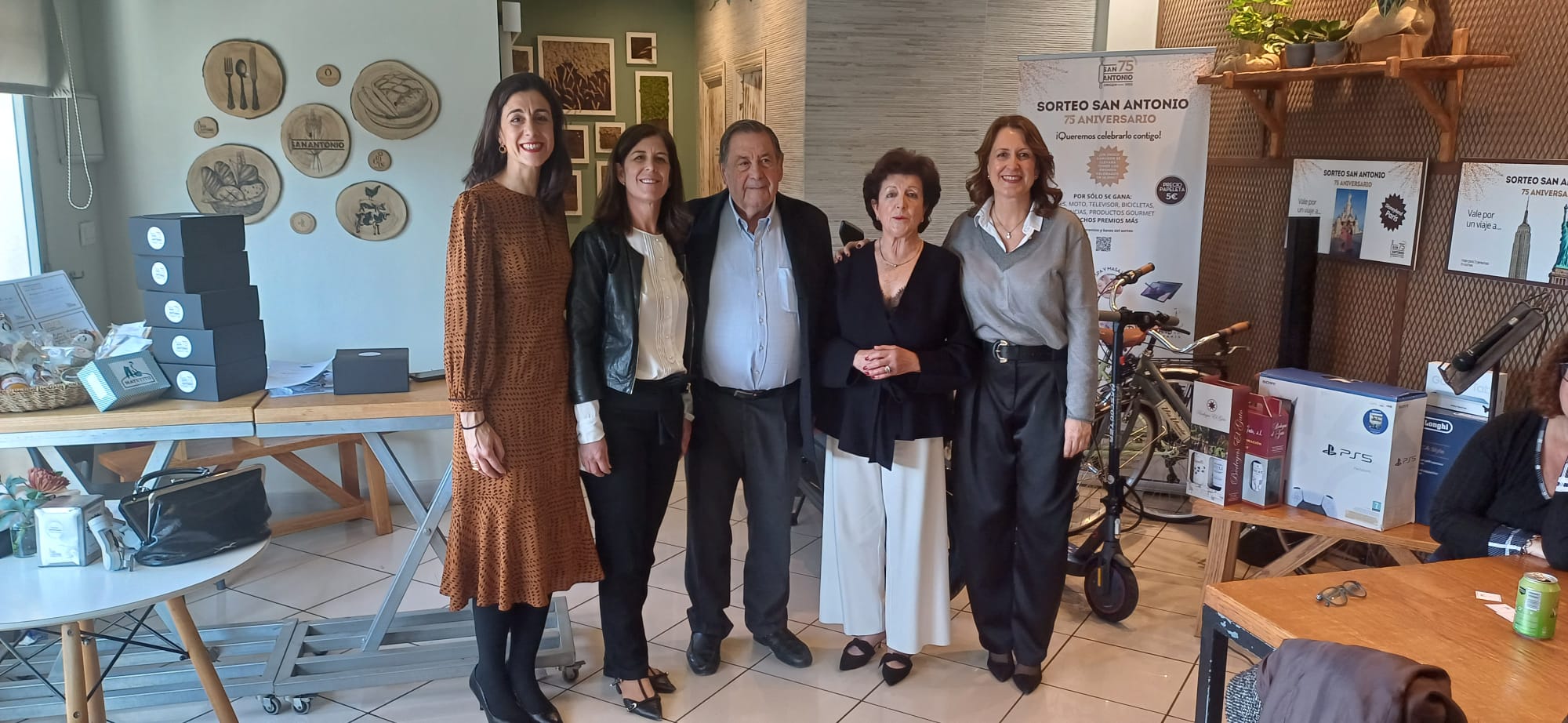 Obrador San Antonio, El Bucarito y ConBocados Catering, grupo" La Rotta", sorteo 75 Aniversario