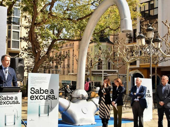 “Sabe a excusa, una campaña puesta en marcha en Lorca para desmontar los mitos de no consumir agua del grifo