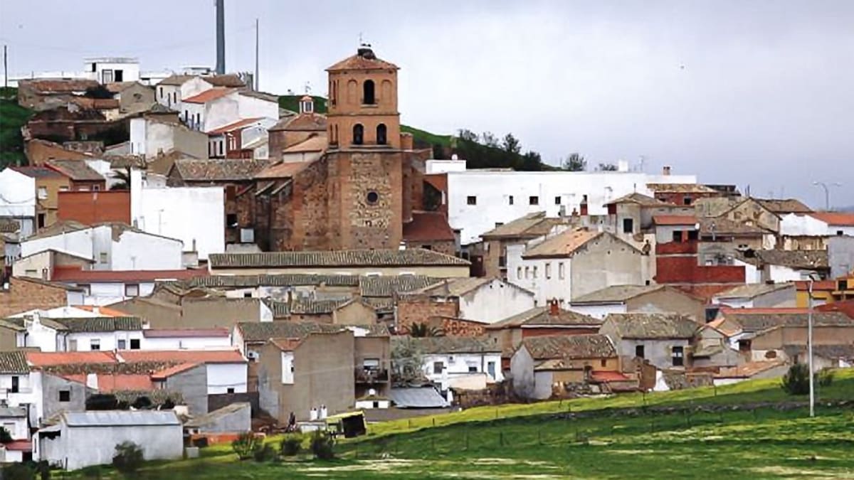 Mestanza realizará este lunes un cribado masivo entre sus vecinos tras detectar un brote de cinco contagiados