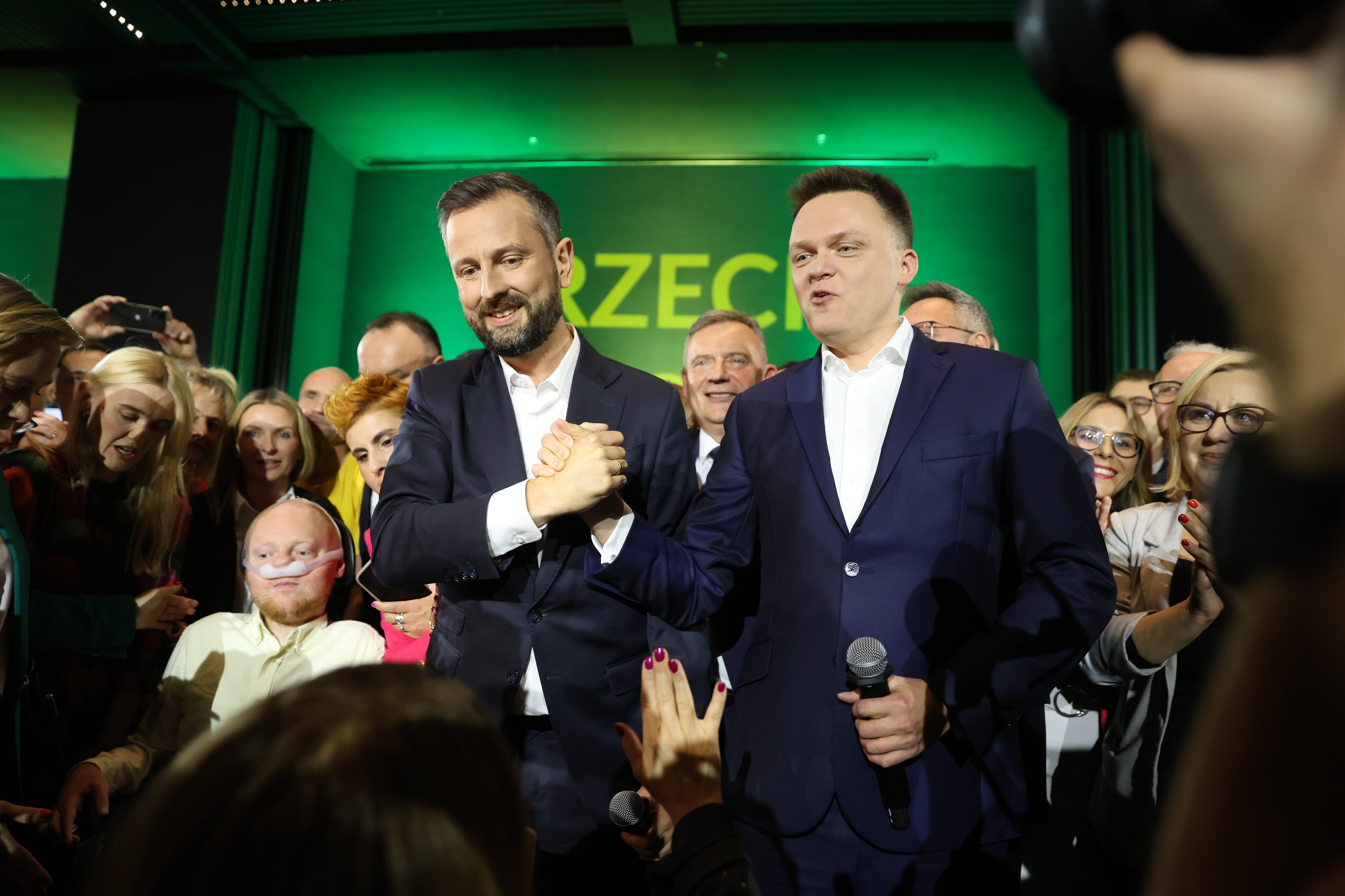 El líder del partido de la oposición, Wladyslaw Kosiniak-Kamysz celebrando los resultados electorales