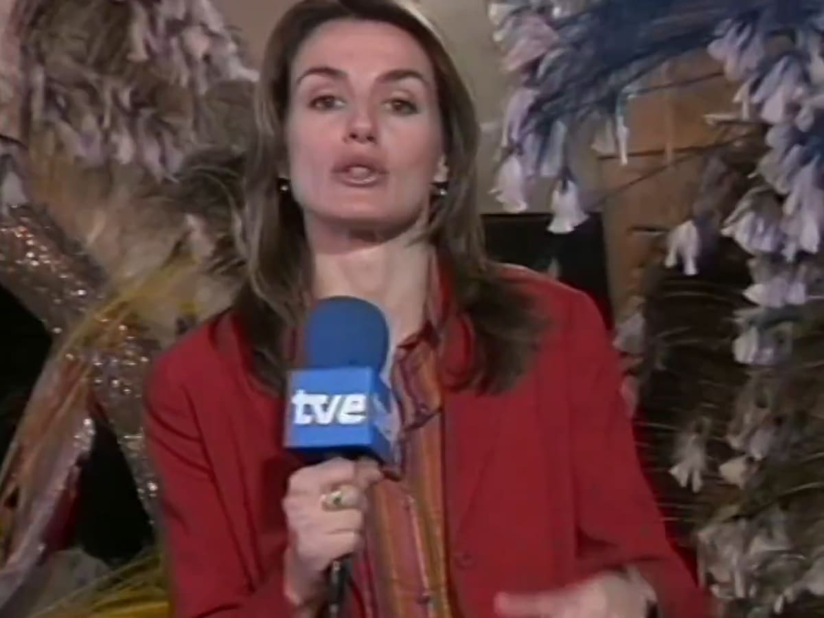 La Reina Letizia visitó el Carnaval de Las Palmas de Gran Canaria en 2001 y 2002 y atendió a la Cadena SER