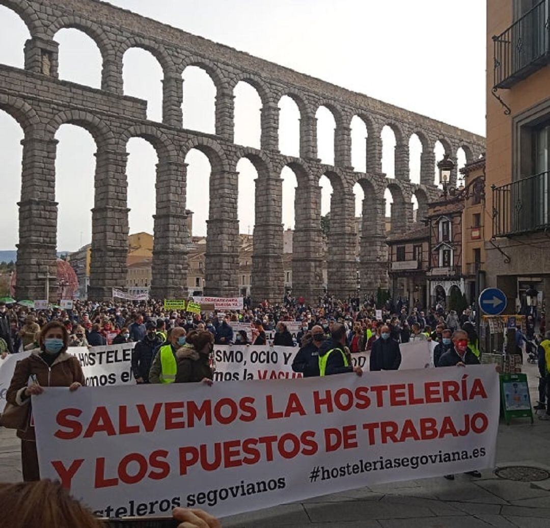 Imágen en archivo de una manifestación del sector hostelero en la plaza del Azoguejo