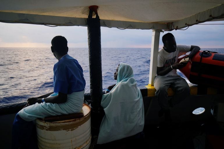 Migrantes en el barco &#039;Open Arms&#039;. 