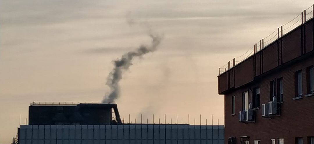 Emisiones de una fundición próxima a viviendas en Getafe.