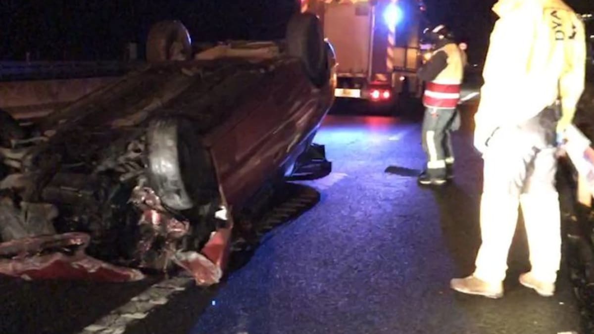 Herido leve tras volcar su vehículo en Saltacaballo