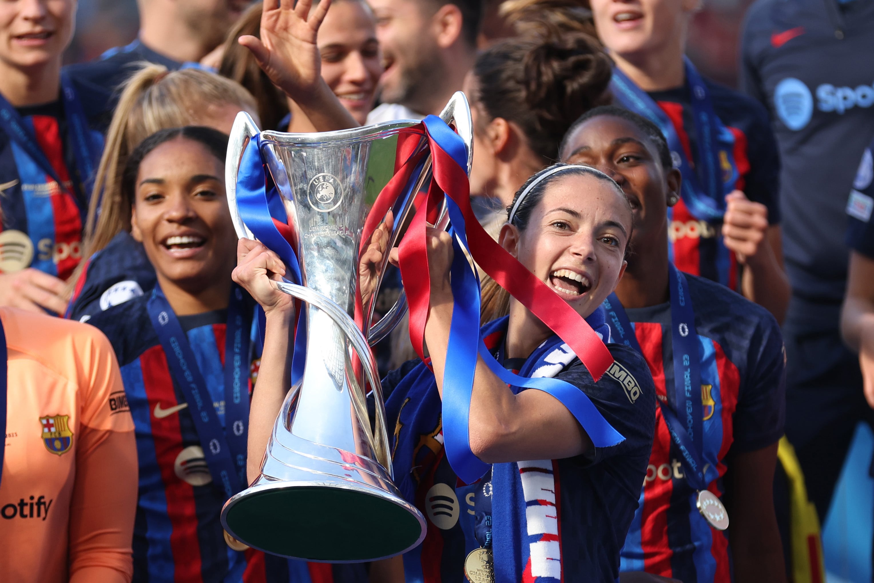 Aitana Bonmatí, jugadora del FC Barcelona con la Champions