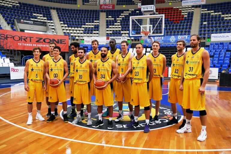 Foto de grupo realizada en el "media day" de este lunes, previo al debut como local ante el KK Mornar en la Champions League Basketball