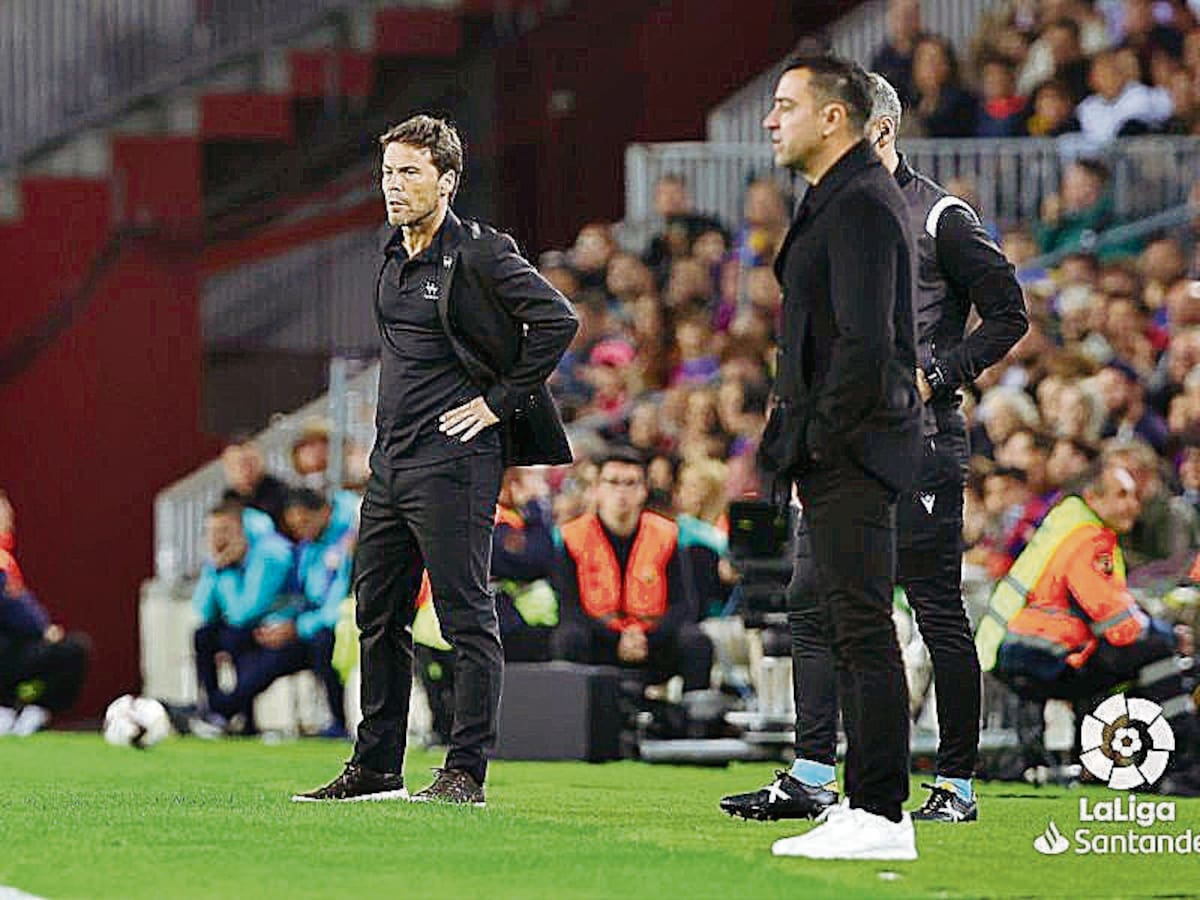 Rubi: “Los futbolistas salen con la cabeza alta”