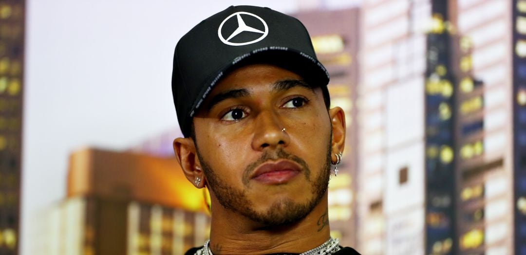 Lewis Hamilton, durante un acto oficial