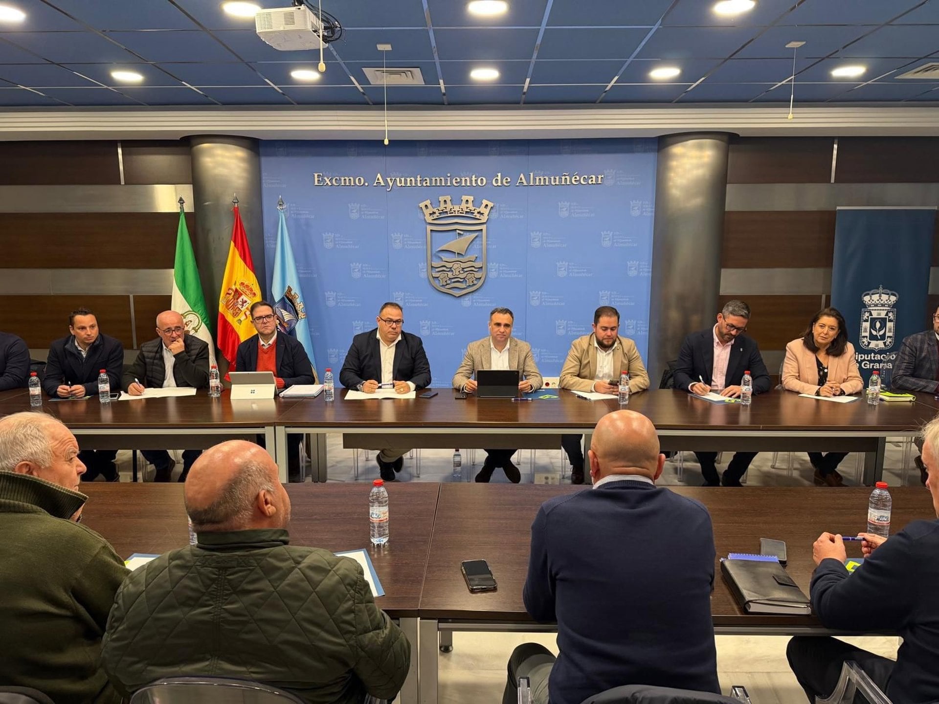 Reunión del presidente de Diputación, Francis Rodriguez, con los regantes de la costa