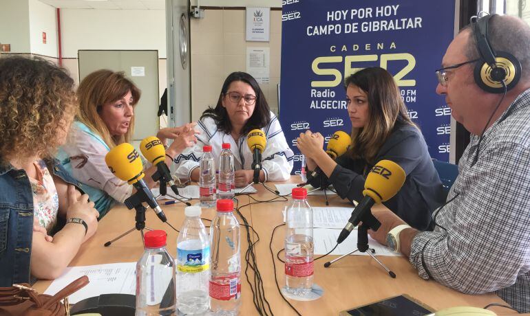 Un momento de nuestro programa realizado desde la Facultad de Enfermería de la Universidad de Cádiz en Algeciras, María José Foncubierta, Pilar Bas, Martina Fernández y Olga Paloma