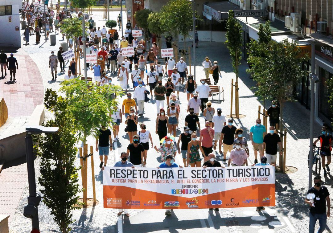 El sector de hostelería de Benidorm se manifiesta en contra de las medidas adoptadas para frenar el coronavirus