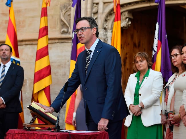 PALMA DE MALLORCA, 10/07/2023.- El conseller de Economía, Hacienda e Innovación y vicepresidente, Antoni Costa, durante el acto de toma de posesión de los nuevos Consellers, este lunes en el Consolat de Mar, en Palma de Mallorca. EFE/ Miquel A. Borràs