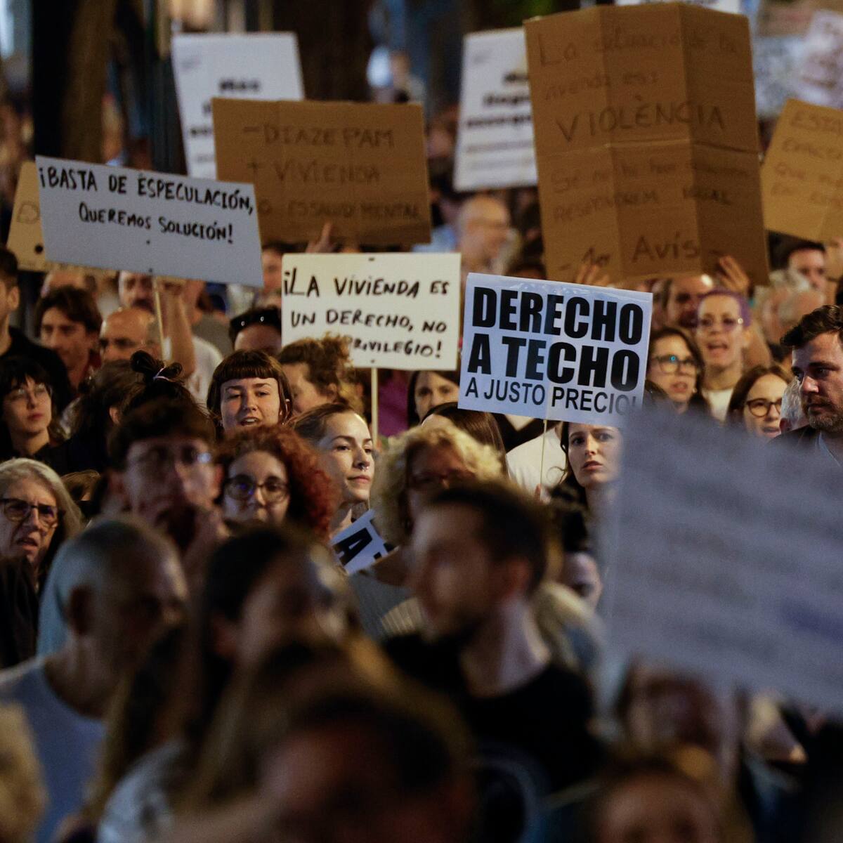 Las plataformas que convocaron la gran manifestación por la vivienda en València hace un año denuncian que la situación ha empeorado