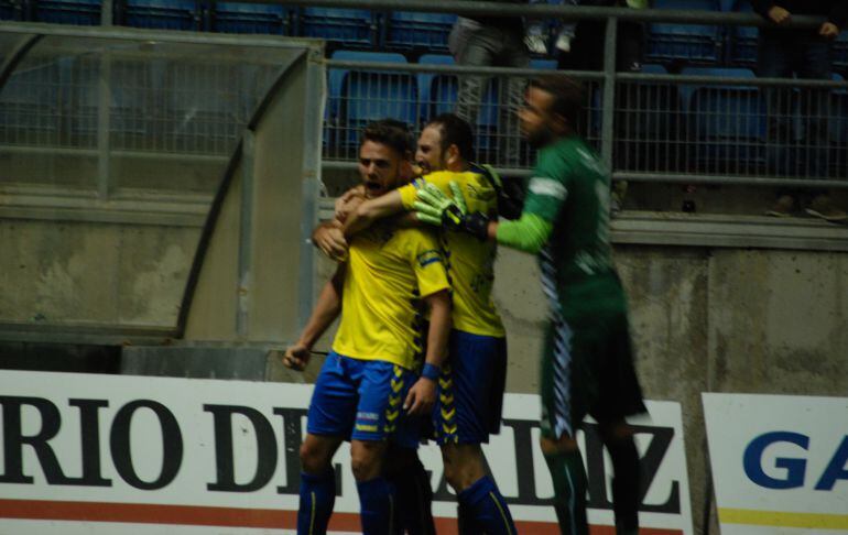 El Cádiz se afianza en la zona alta