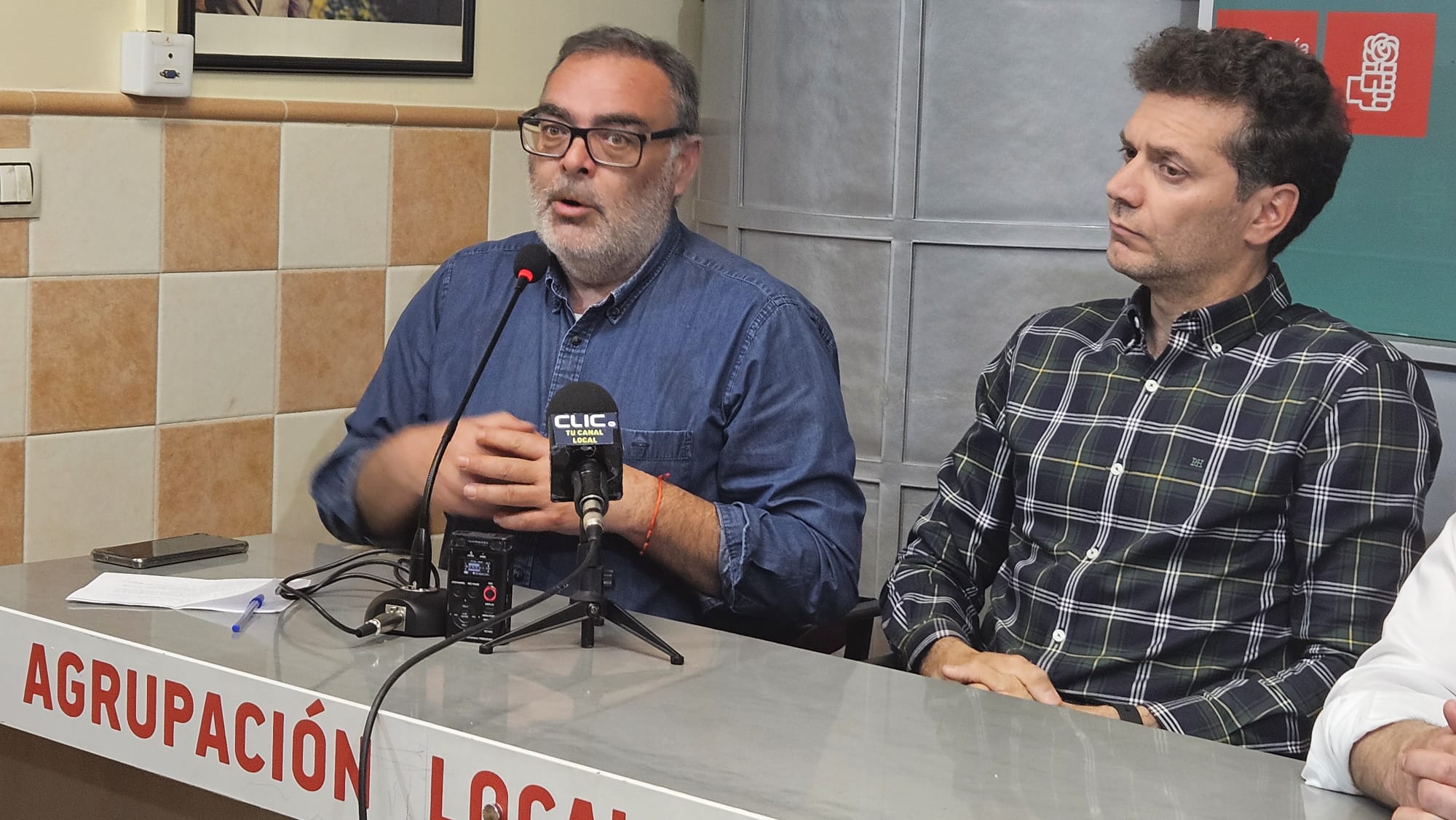 Momento de la intervención del portavoz municipal del PSOE Jódar, Enrique Yerves