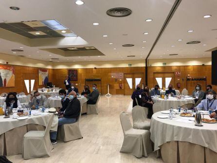 En la jornada, celebrada en varias sesiones, se ha convocado a un centenar de empresarios