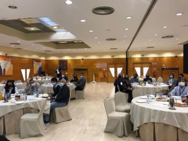 En la jornada, celebrada en varias sesiones, se ha convocado a un centenar de empresarios