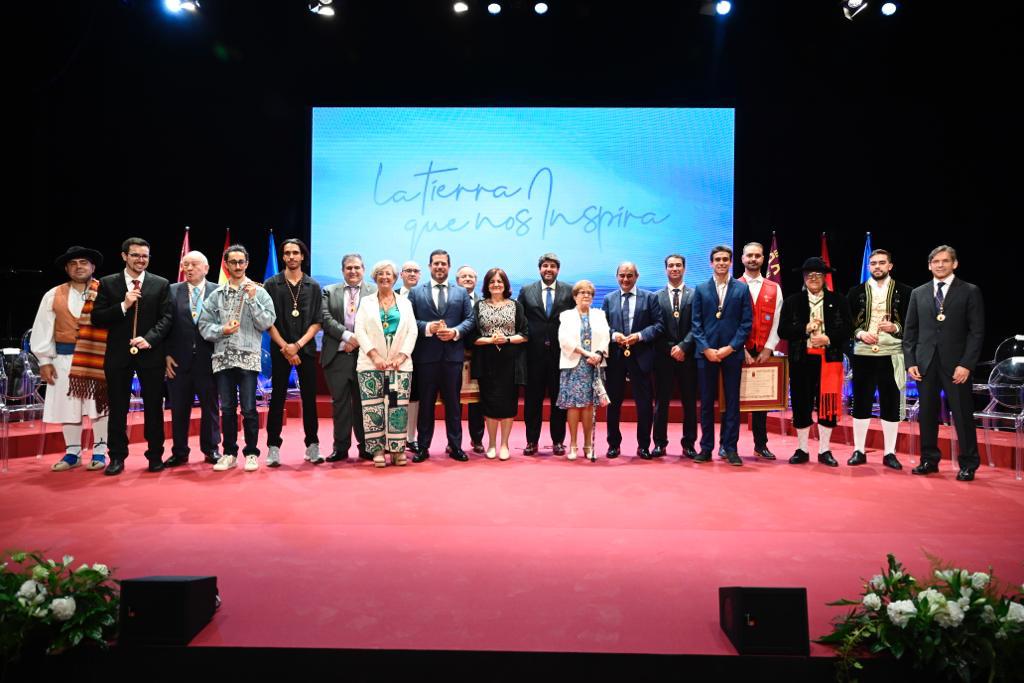 Galardonados en el acto institucional del Día de la Región de Murcia