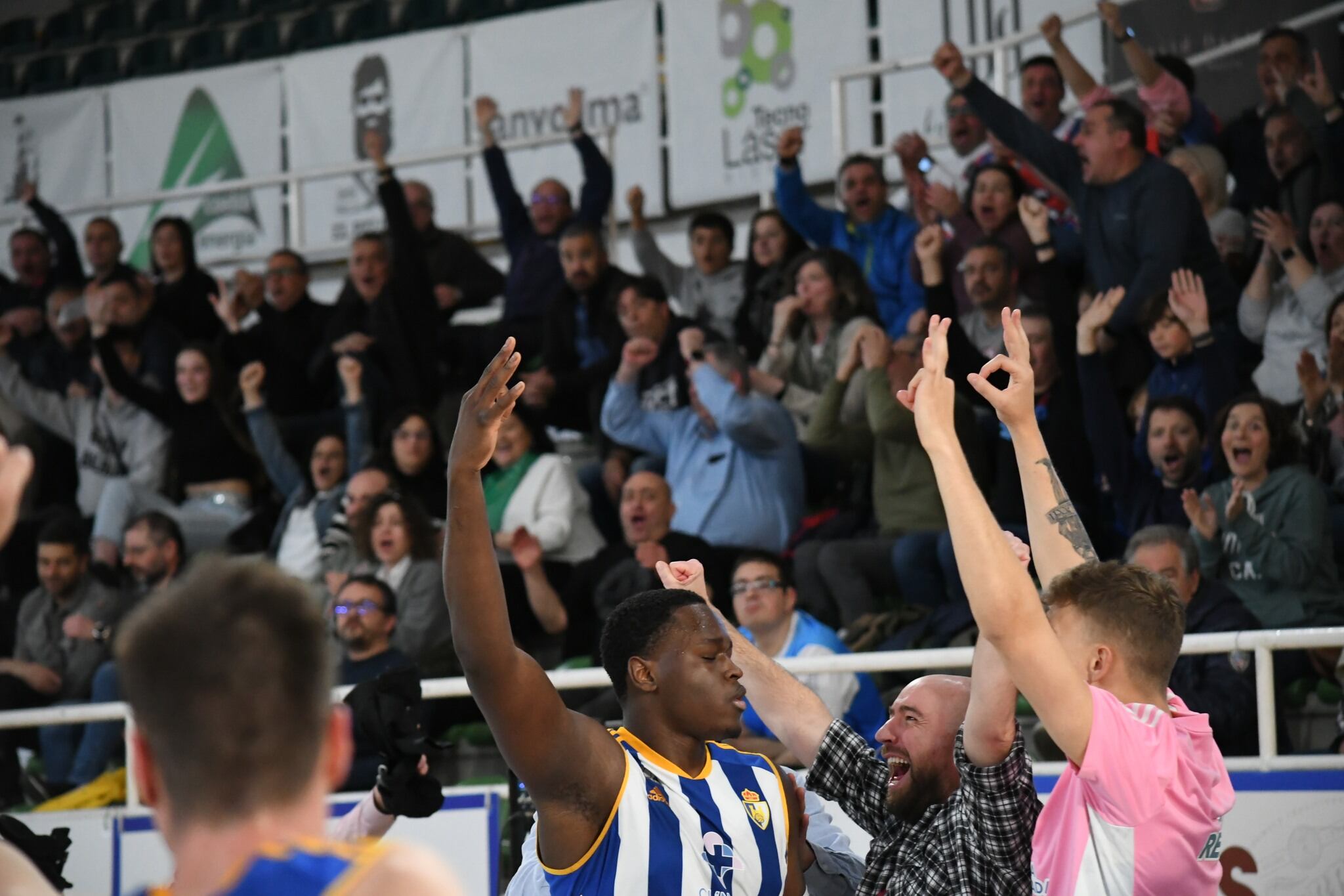 El clínica Ponferrada SDP sufre en la primera parte para sumar una nueva victoria