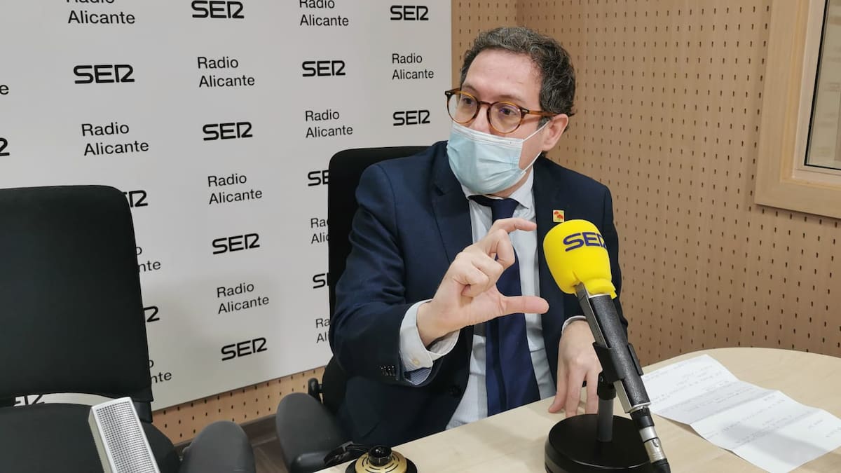Entrevista a Domènec Ruiz Devesa, eurodiputado socialista, en Hoy por Hoy Alicante (22-02-22)