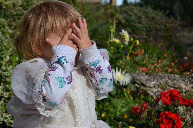 La vergüenza forma parte del desarrollo del niño y es una oportunidad educativa para los padres.