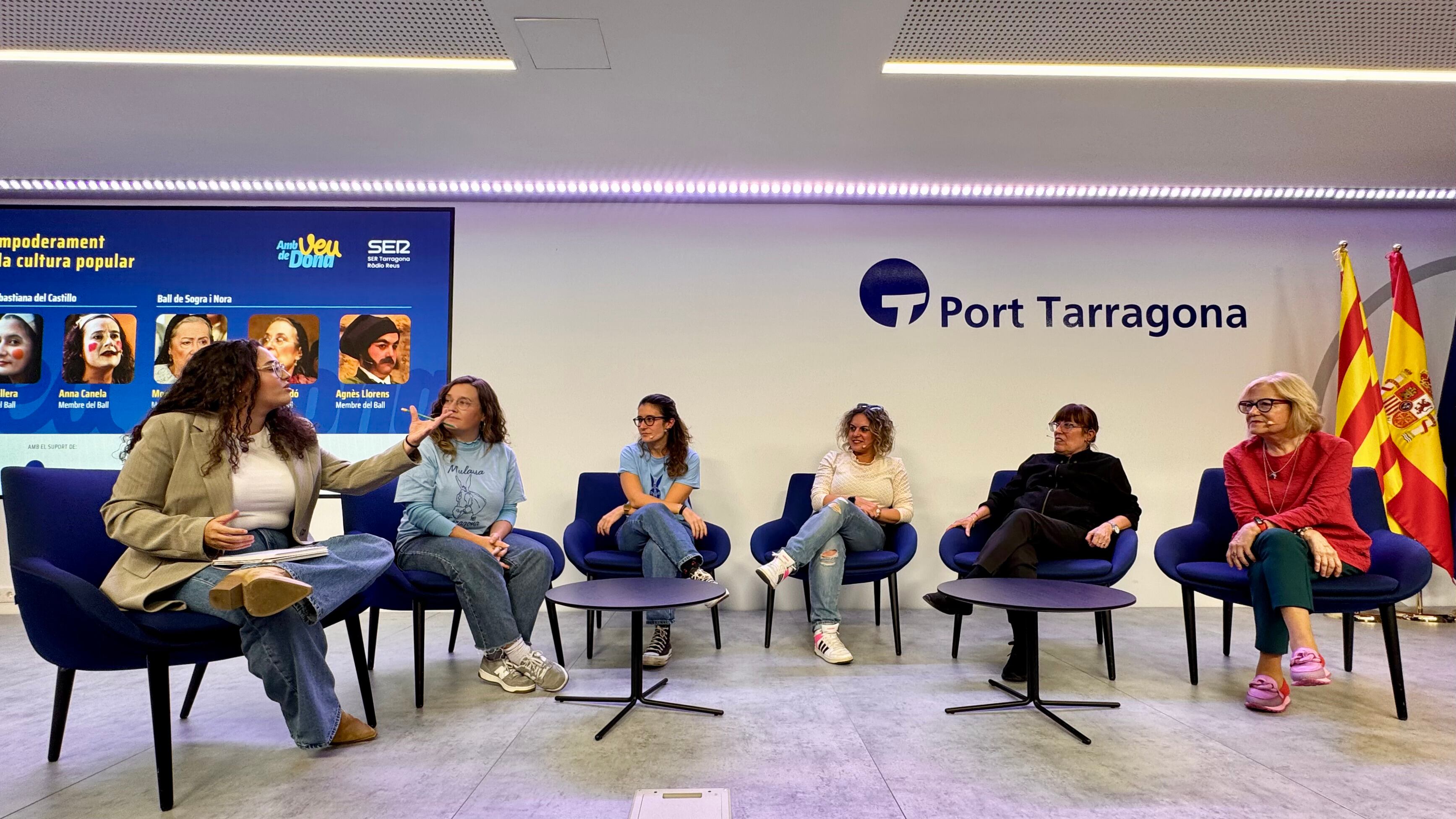 Taula rodona sobre l&#039;empoderament en l&#039;àmbit de la cultura popular.