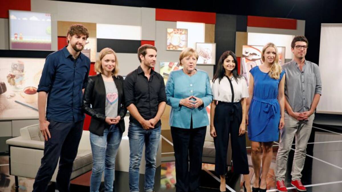 Merkel se gana a los 'youtubers' más influyentes de Alemania