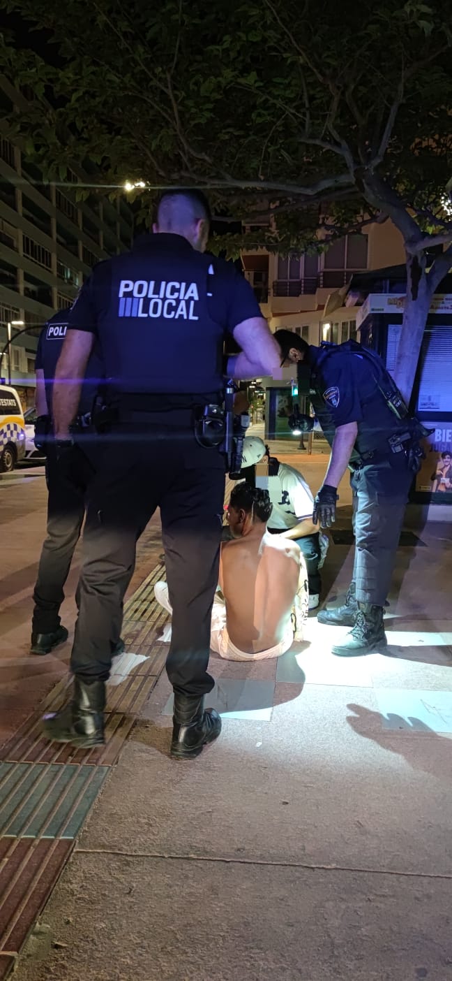 Actuación policial tras la pelea (Policía local Ibiza)