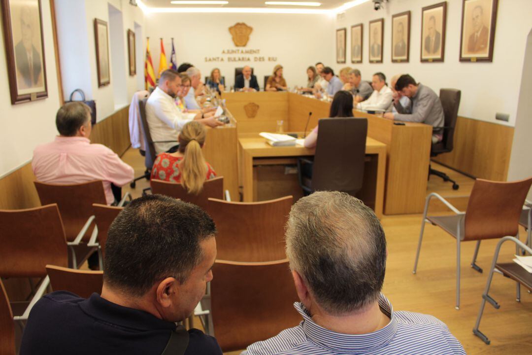 Imagen del pleno del Ayuntamiento de Santa Eulària