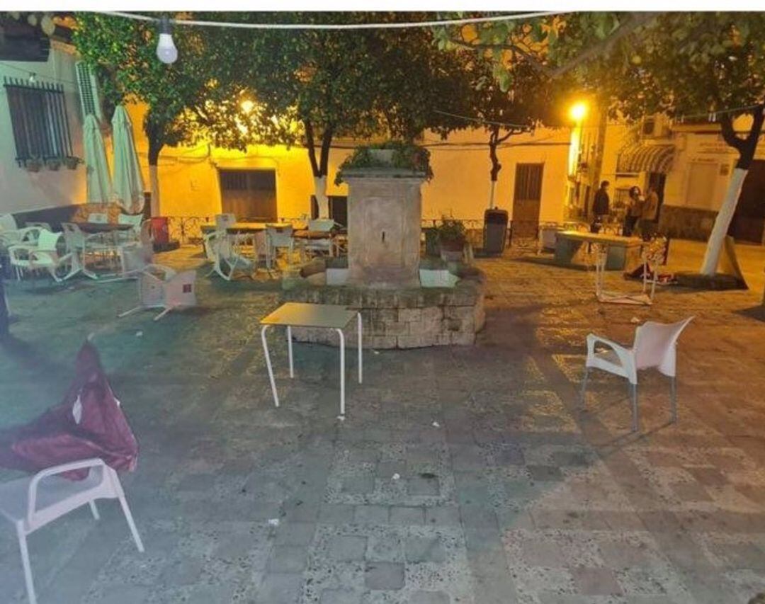 Terraza en la que se registraron los destrozos