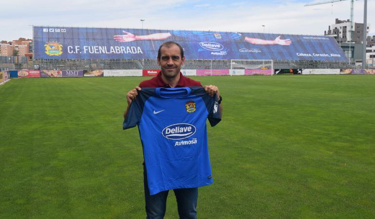 Jiménez, con la camisera del club