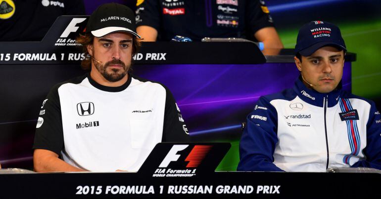 Los pilotos que han comparecido en la rueda de prensa previa al GP de Rusia.