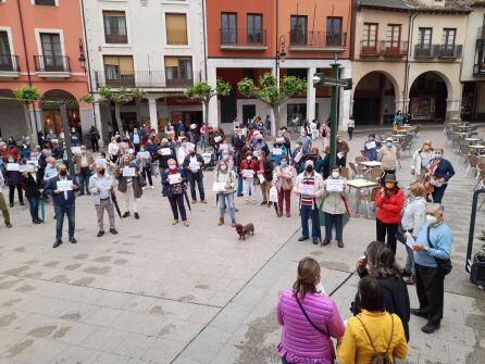 Portavoces de la Coordinadora por la Sanidad de Aranda y la Ribera han leído el comunicado con las principales reivindicaciones