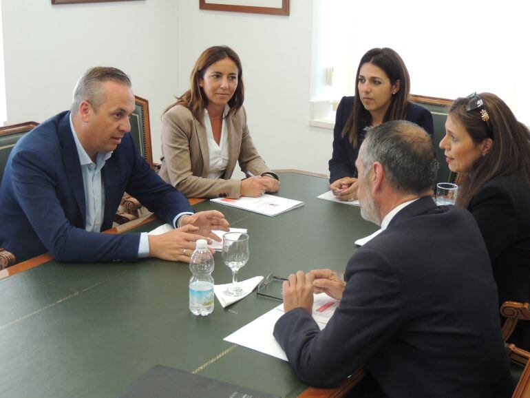 San Roque y Gibraltar siguen caminando juntos, en proyectos relacionados con la generación de empleo.