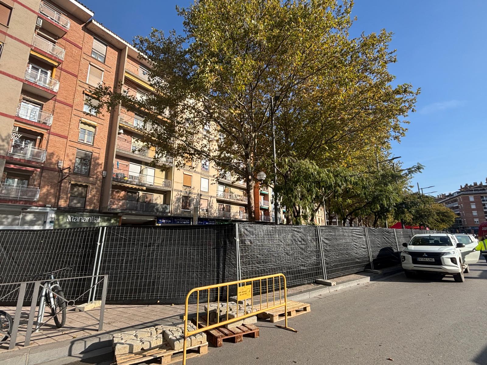 La plaza de Santa Clara fue vallada, creando un perímetro de seguridad, hasta que se restablezca la normalidad