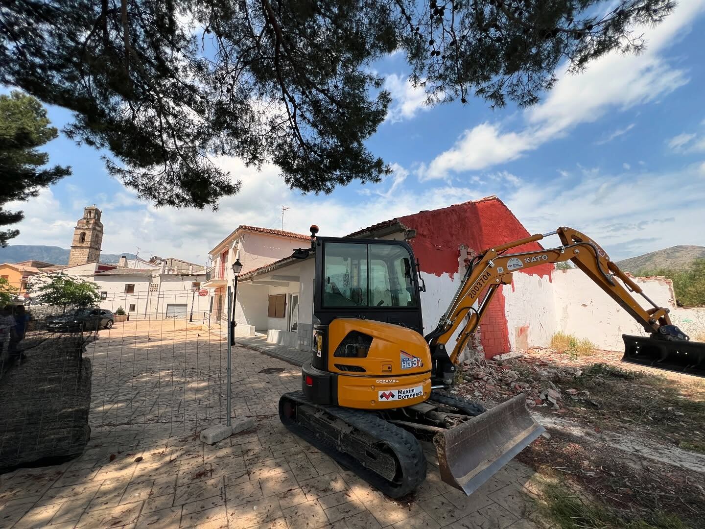 Una imagen tomada al inicio de las obras para el nuevo centro social de Setla de Nunyes, pedanía de Muro.