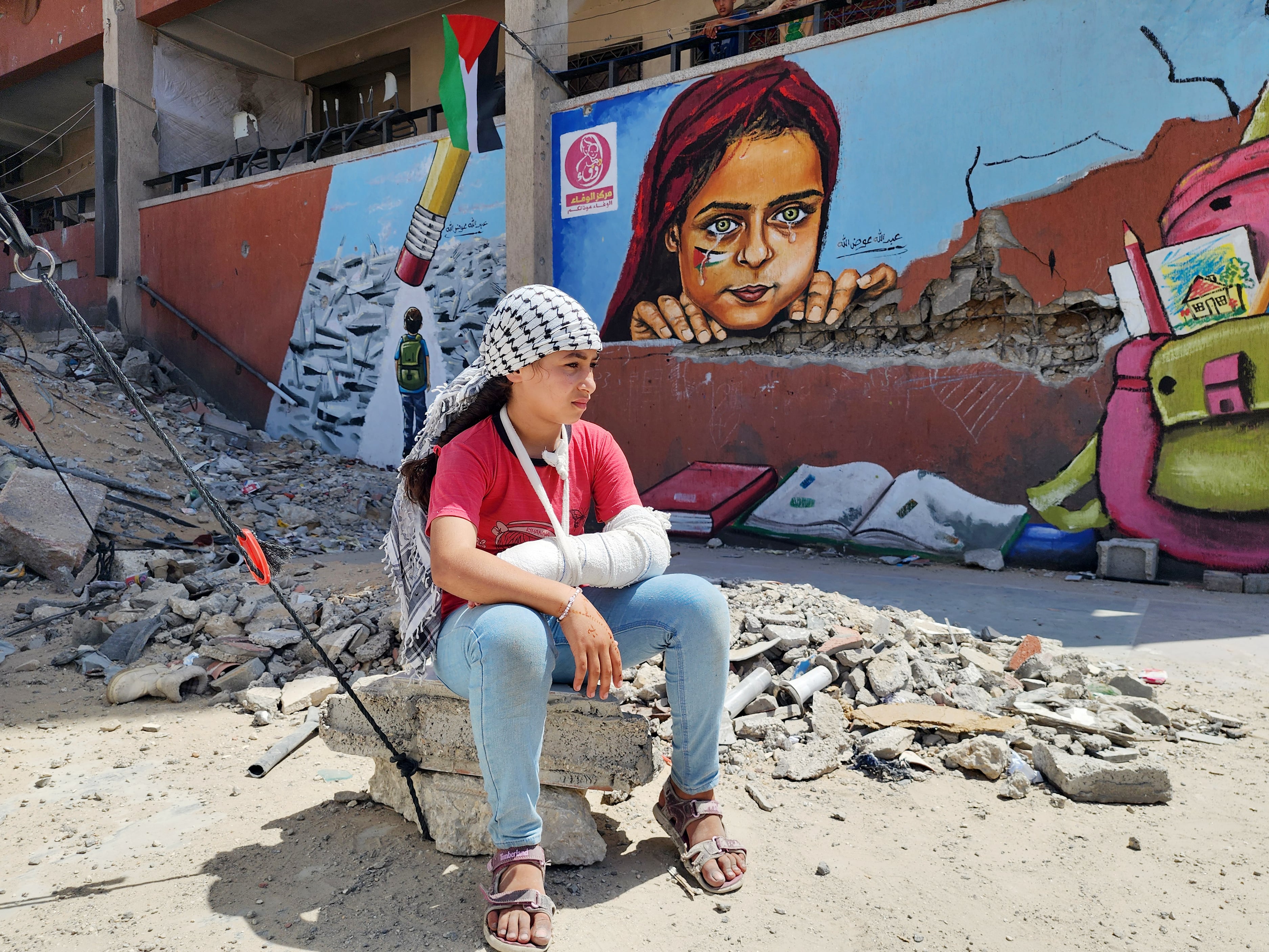 Una joven en Yan Yunis. (Photo by Hani Alshaer/Anadolu via Getty Images)