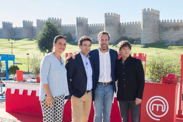 El jurado del concurso con Héctor Palencia