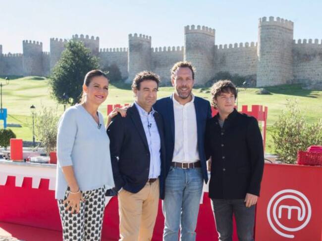 El jurado del concurso con Héctor Palencia