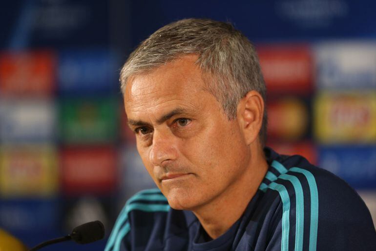 José Mourinho, durante la rueda de prensa con el Chelsea